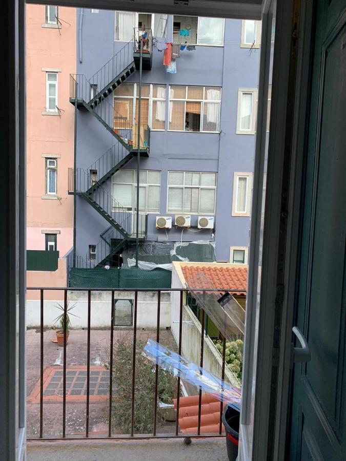 Sri-Indo Guest House Lisbon Bagian luar foto