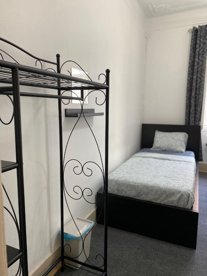 Sri-Indo Guest House Lisbon Bagian luar foto