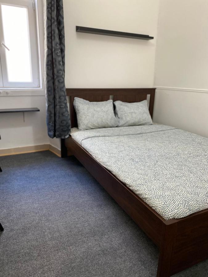 Sri-Indo Guest House Lisbon Bagian luar foto