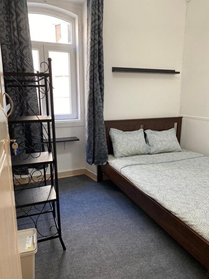 Sri-Indo Guest House Lisbon Bagian luar foto