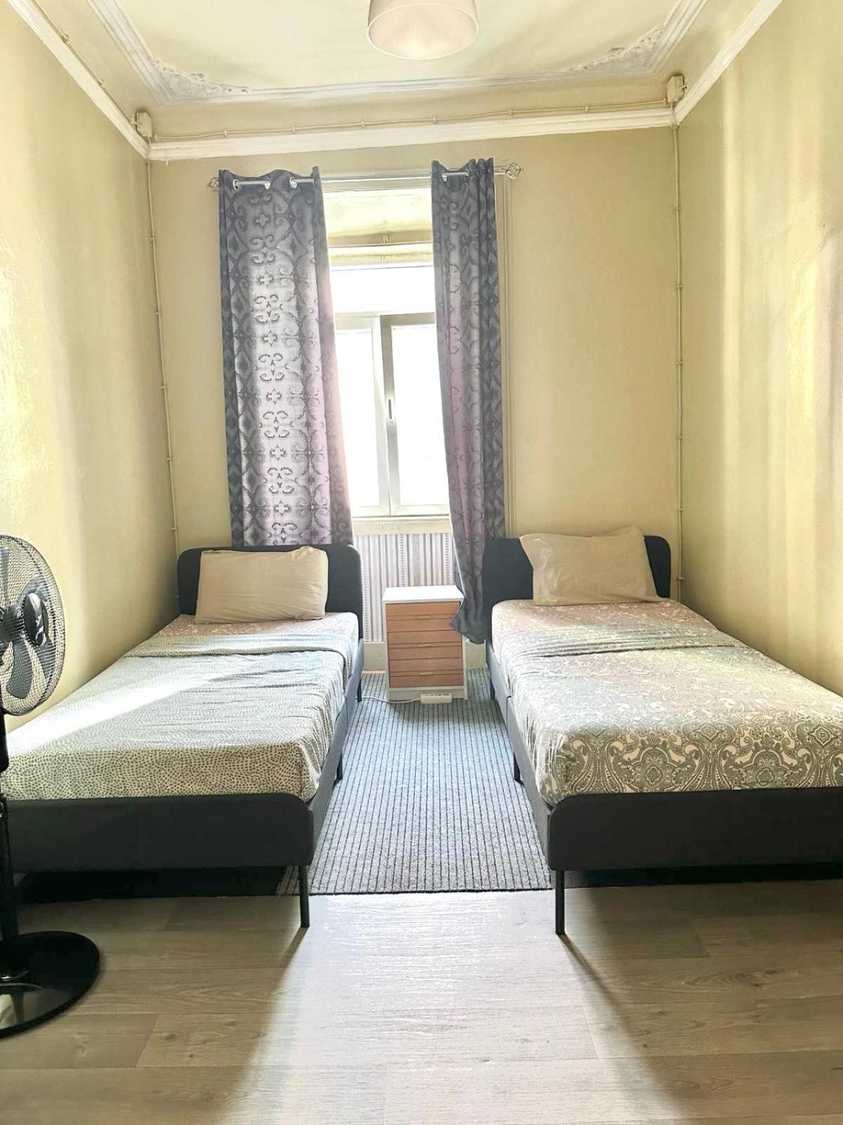 Sri-Indo Guest House Lisbon Bagian luar foto