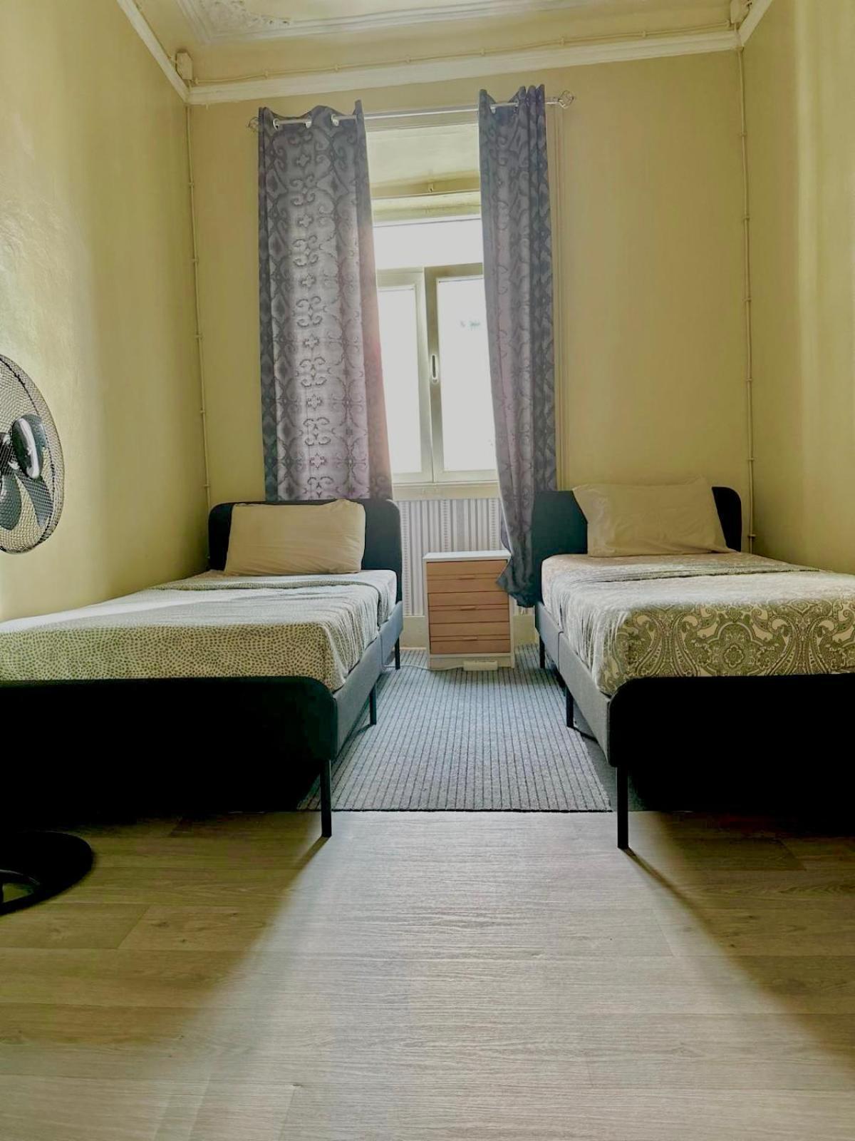 Sri-Indo Guest House Lisbon Bagian luar foto